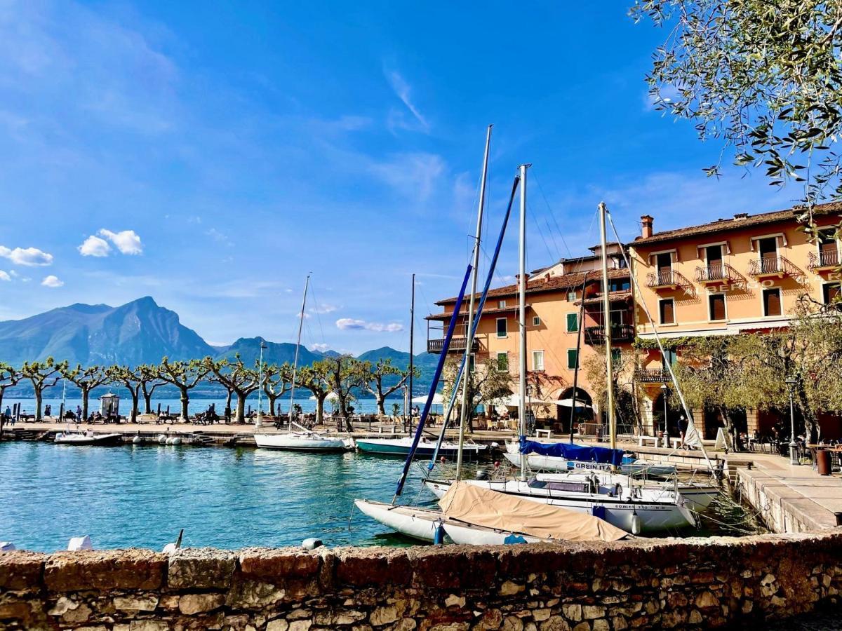 Il Sogno Al Lago Di Garda Apartment Torri Del Benaco Exterior photo