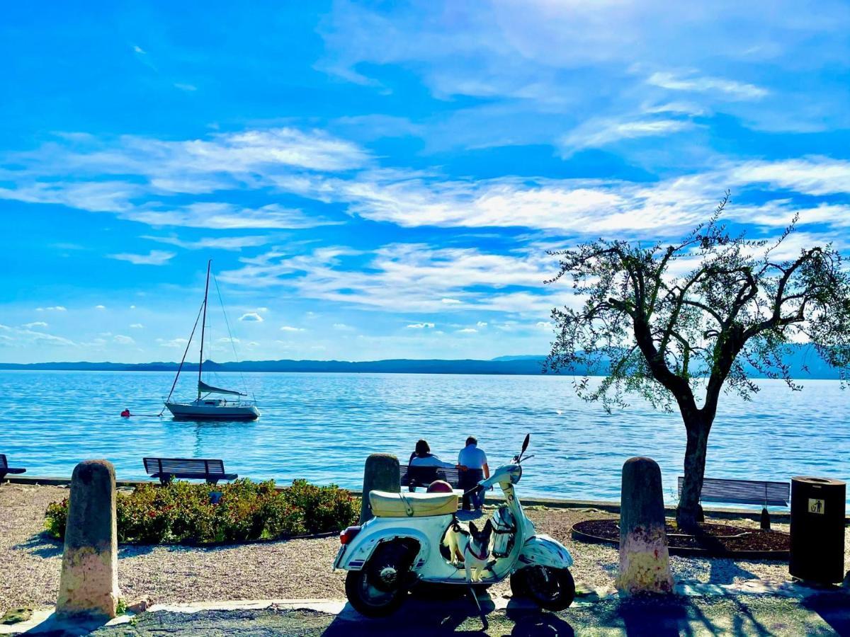 Il Sogno Al Lago Di Garda Apartment Torri Del Benaco Exterior photo