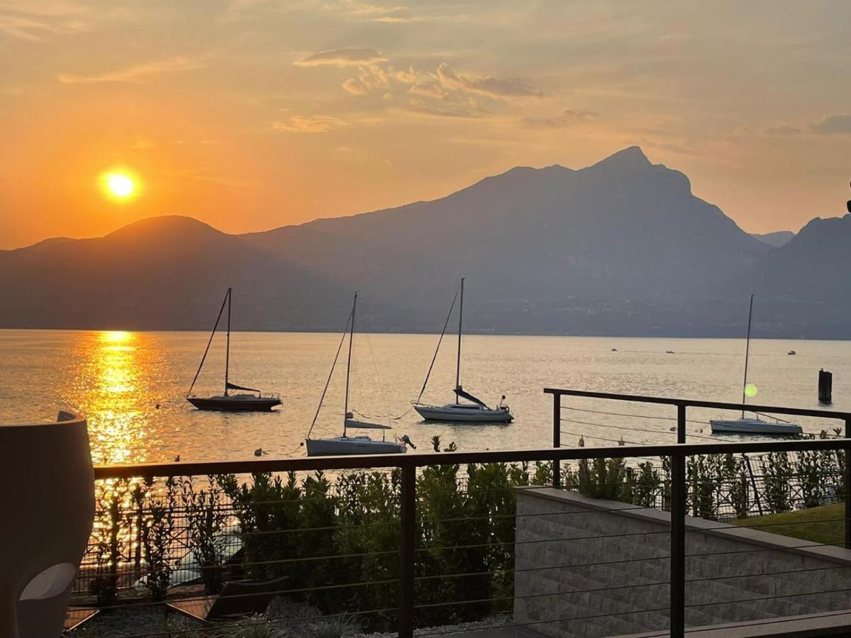 Il Sogno Al Lago Di Garda Apartment Torri Del Benaco Exterior photo